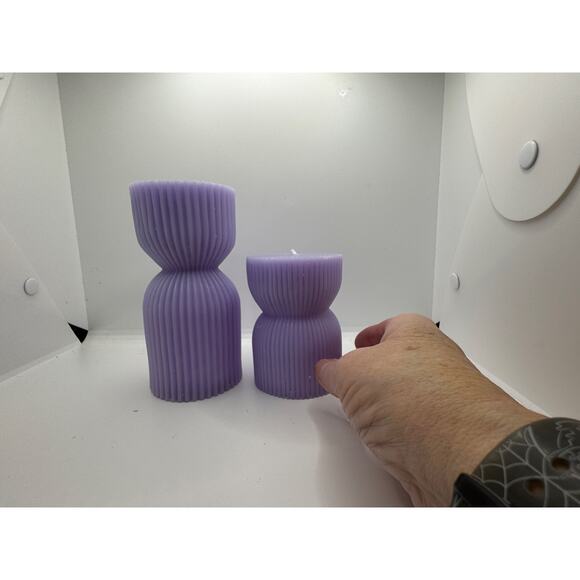 Set of 2 candles by Ashley - Picture 1 of 4